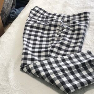 Cute cropped black and white gingham pants